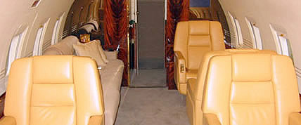 Interior de la Challenger 604 Jet Privado