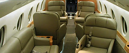 Interior de la Gulfstream G200 Jet Privado