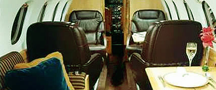 Interior del Hawker 700 Jet Privado